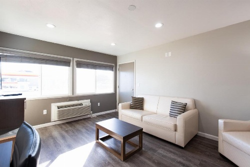 Super 8 by Wyndham Eureka image 4