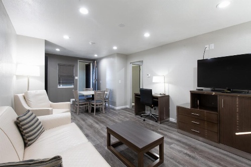 Super 8 by Wyndham Eureka image 5